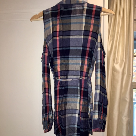 Motherhood Maternity Plaid Cold Shoulder Top - Picture 7 of 7